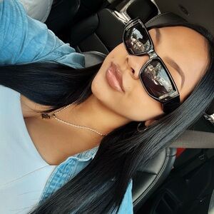 Meet your Posher, Celest